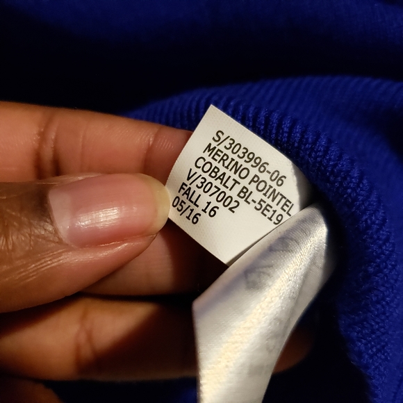 Banana Republic Colbalt Blue Merino Wool Vneck Sweater - Picture 4 of 4